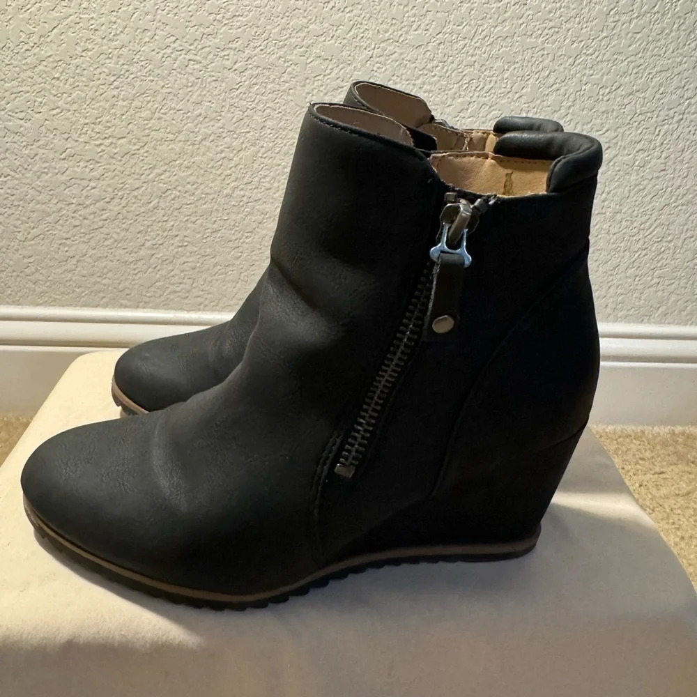 Soul by Naturalizer Women's Size 6W Shoes Black Wedge Bootie Side Zip - Picture 3 of 12